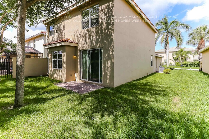 Building Photo - 10406 Pearwood Pl