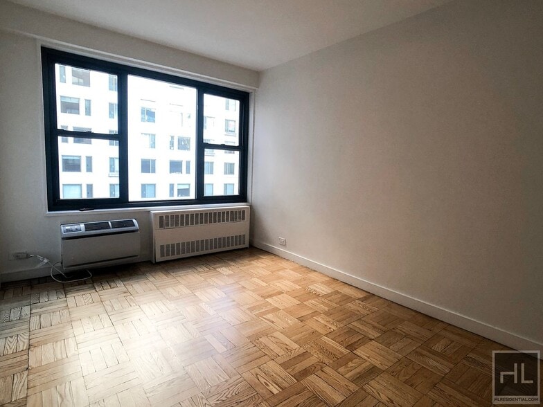 Building Photo - Fourth Avenue