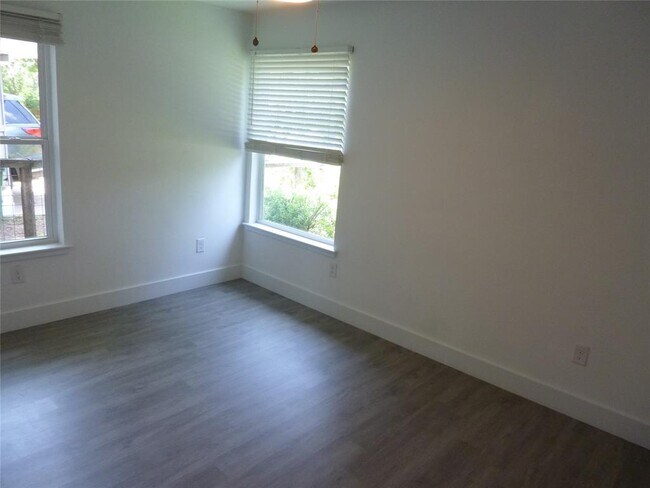 Building Photo - 7503 Eastcrest Dr