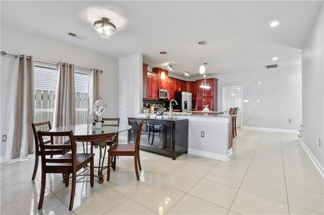 Building Photo - 1057 Marina Dr