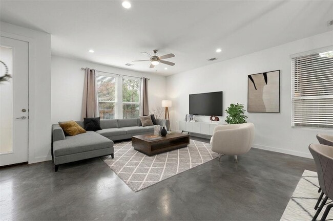 Building Photo - 6404 Porter St