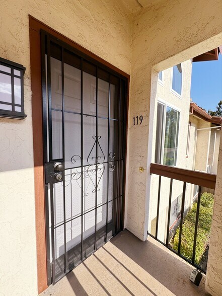 Building Photo - 4025 Porte La Paz