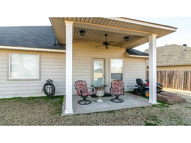 Building Photo - 505 Gaston Cir