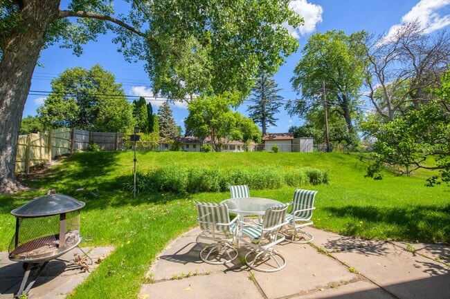 Building Photo - Rare 3 bed 3 bath home in new hope!!!