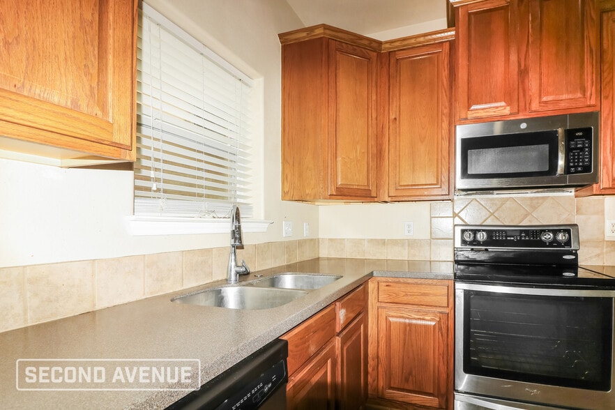 Building Photo - 7009 Saar Ct