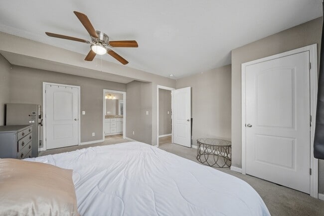 Building Photo - 4549 Bankhead Ave