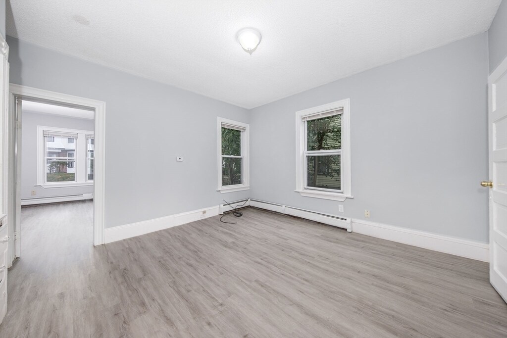 Building Photo - 138 Brown St