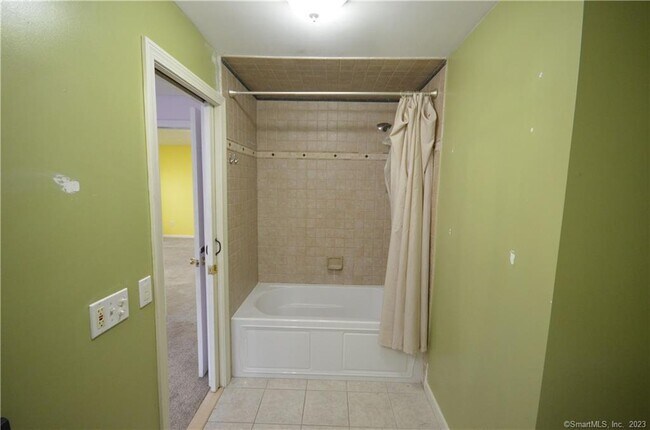 Building Photo - 147 Freeman Ave