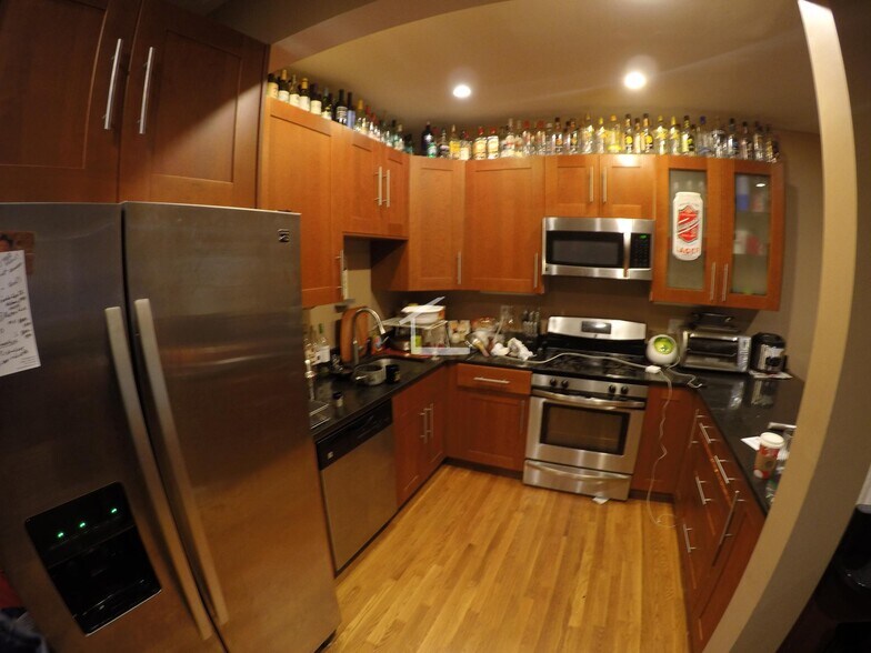 Building Photo - 8 Saint Lukes Rd