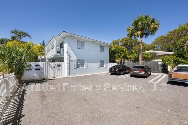 Building Photo - 5207 N Flagler Dr