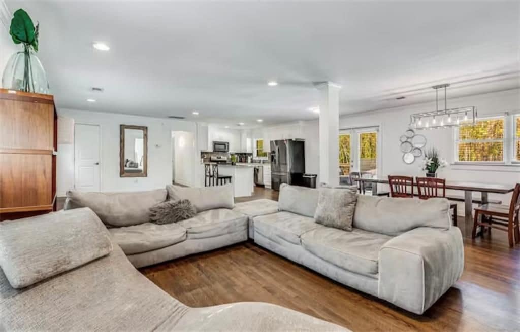 Building Photo - 4050 Washington Rd