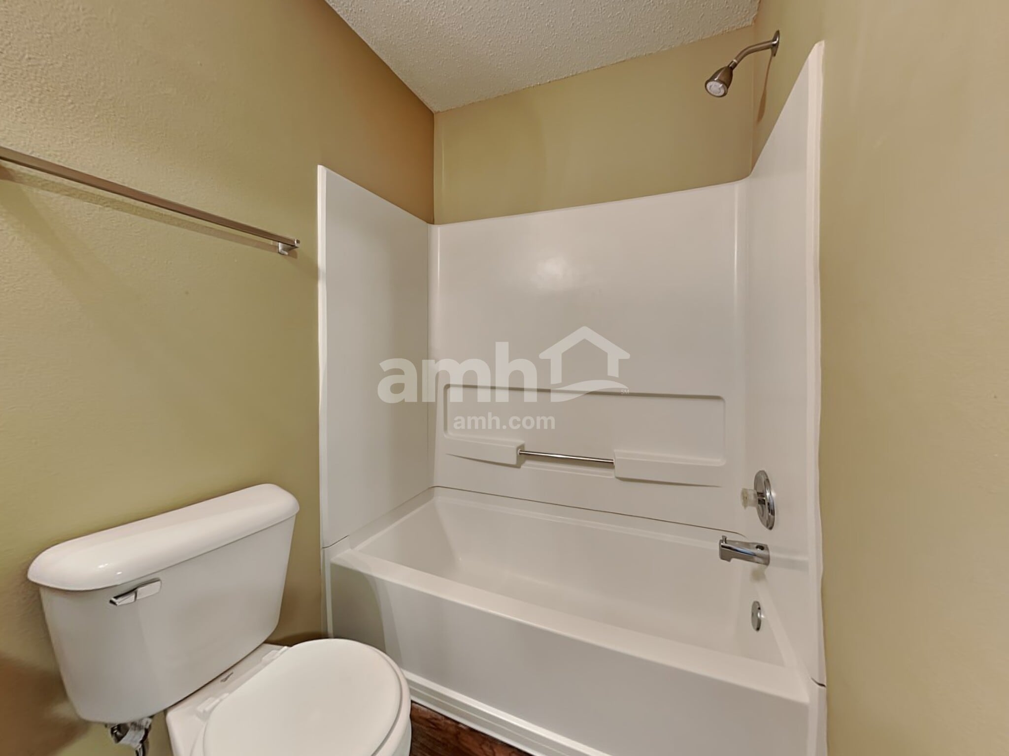 Building Photo - 1701 Blue Grass Pky