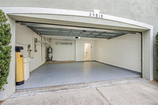 Building Photo - 25818 Bloomsbury Ct