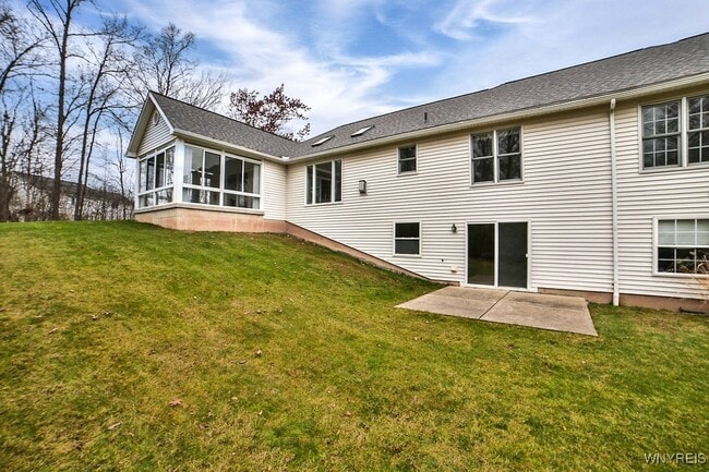 Building Photo - 480 Whitehaven Rd