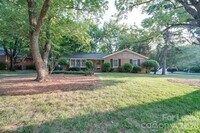 Building Photo - 6700 Castlegate Dr