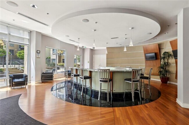 Building Photo - 711 Cosmopolitan Dr NE