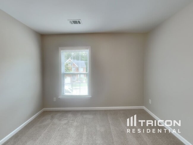 Building Photo - 5371 Lakerock Dr SW