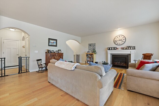 Building Photo - 5 bedroom high efficient home - Olympia Sc...