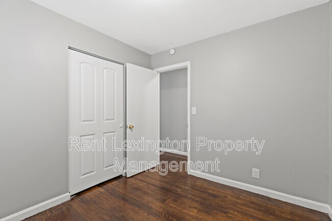 Building Photo - 328 Harvard Dr