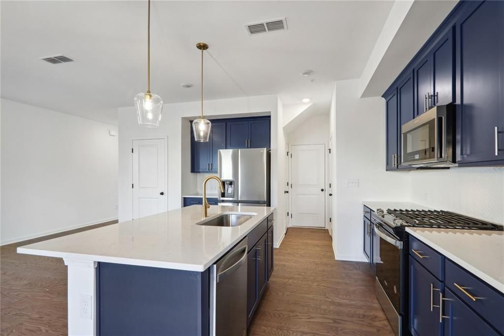 Building Photo - 727 Carmes Dr