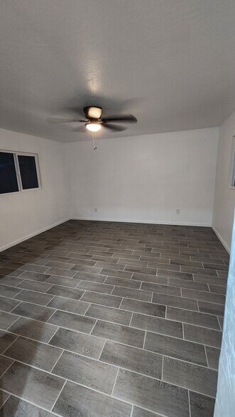 Building Photo - 128 S Willow Ave
