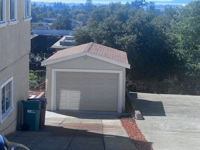 Building Photo - 8109 Ney Ave