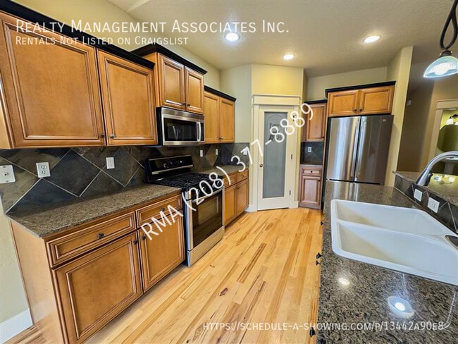 Building Photo - 919 E Boise Ave