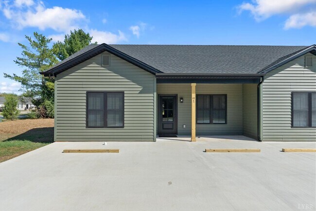 Building Photo - 45 Savage Dr