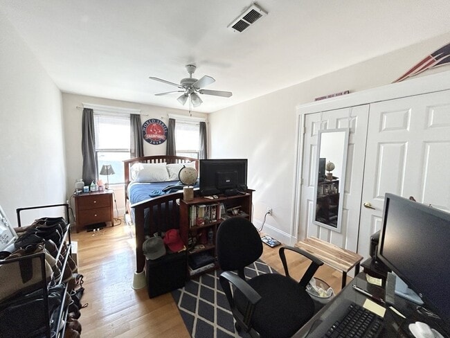 Building Photo - 916 Dorchester Ave