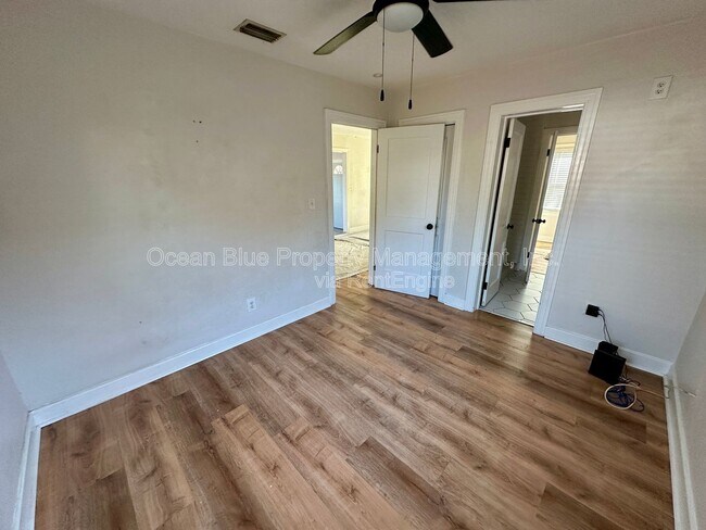 Building Photo - 4133 3rd Ave N