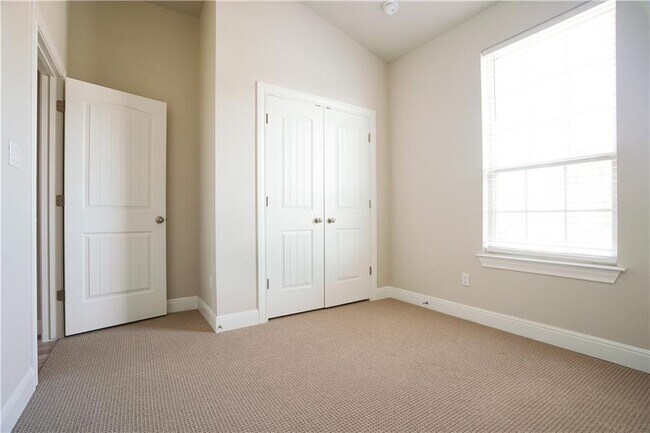 Building Photo - 4004 Promontory Point Trail