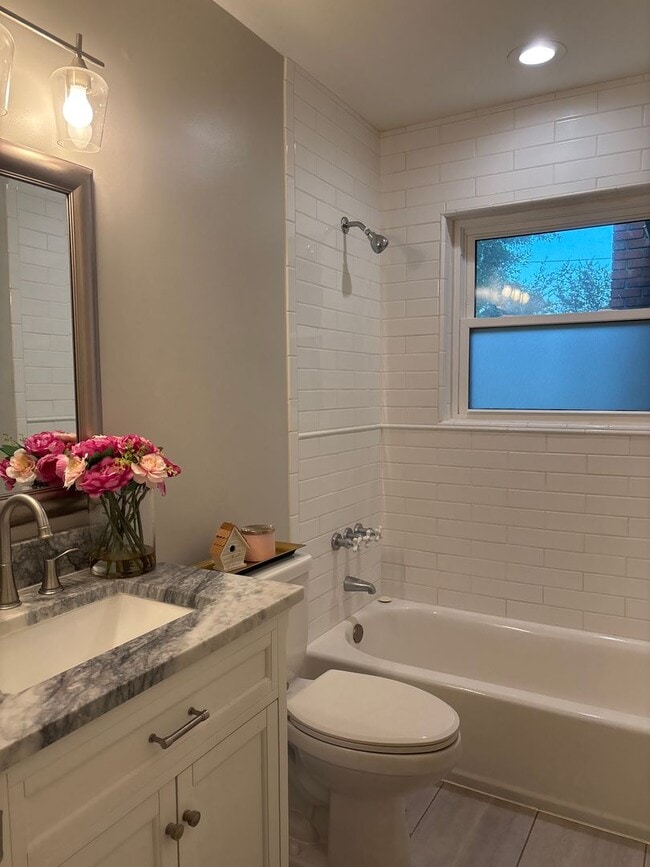 Building Photo - 3819 Marie Cook Dr