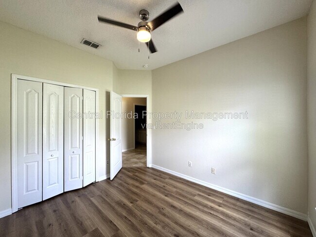 Building Photo - 450 Casting Ct