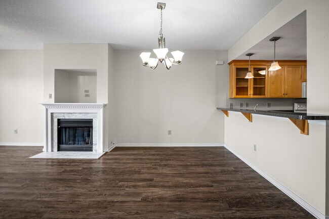 Building Photo - 301 Beacon Ridge Dr