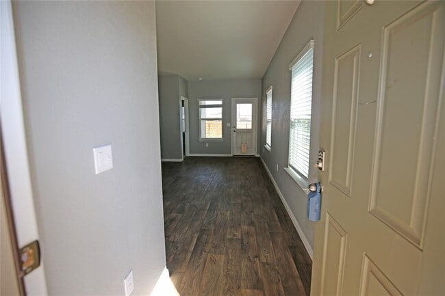 Building Photo - 325 Old Glory Trail