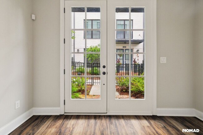 Building Photo - Stunning 4BR Townhome in Alpharetta