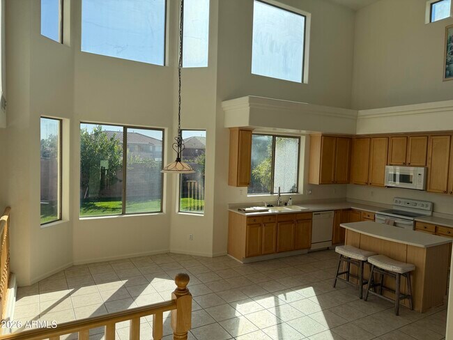 Building Photo - 13313 W Rovey Ave