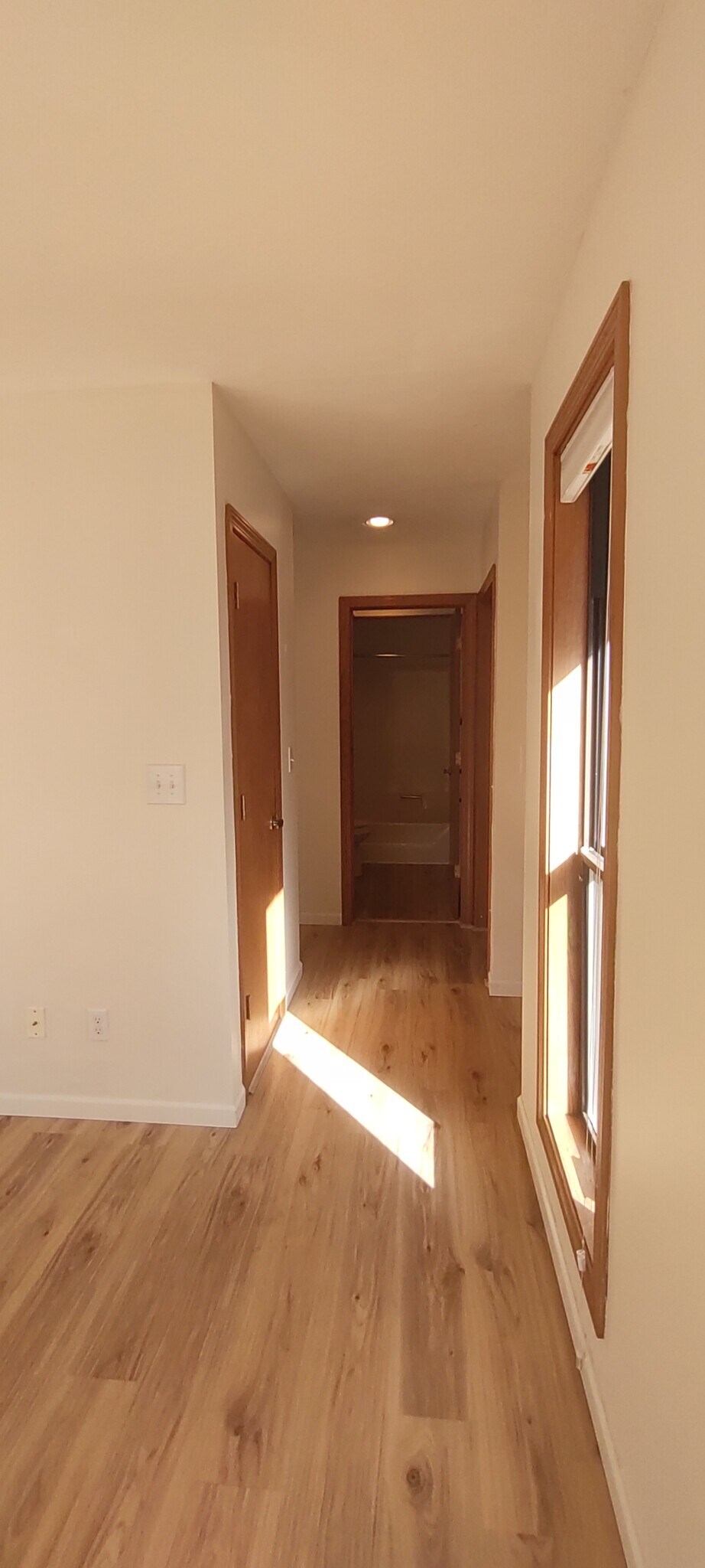 Building Photo - 521 Courtwood Ln