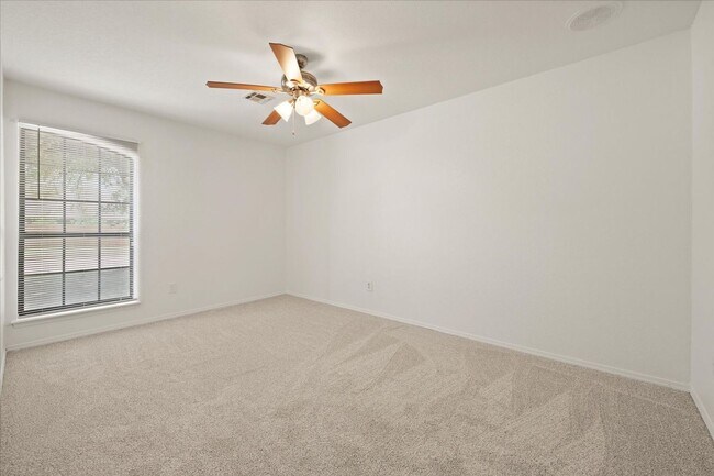 Building Photo - Great 3 Bed 2 Bath In Edmond