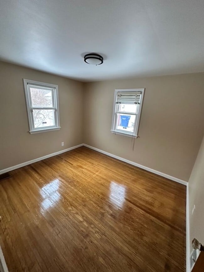 Building Photo - Charming 3-Bedroom Home with Large Backyard For Rent!