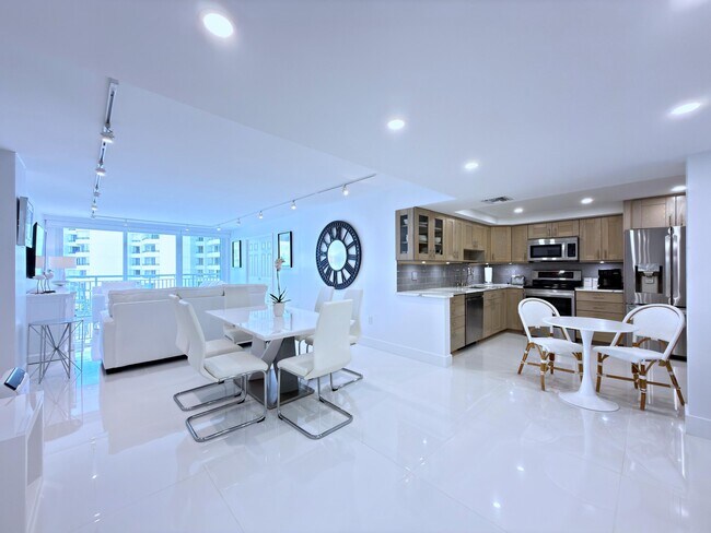 Building Photo - 3546 S Ocean Blvd