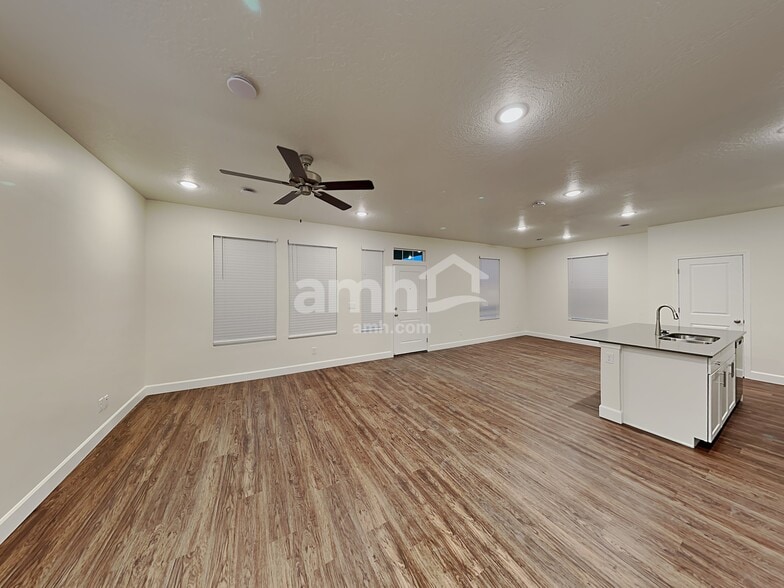 Building Photo - 6008 S Jordan Pkwy W