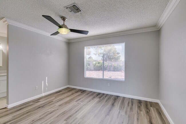 Building Photo - 8392 Gresham Dr