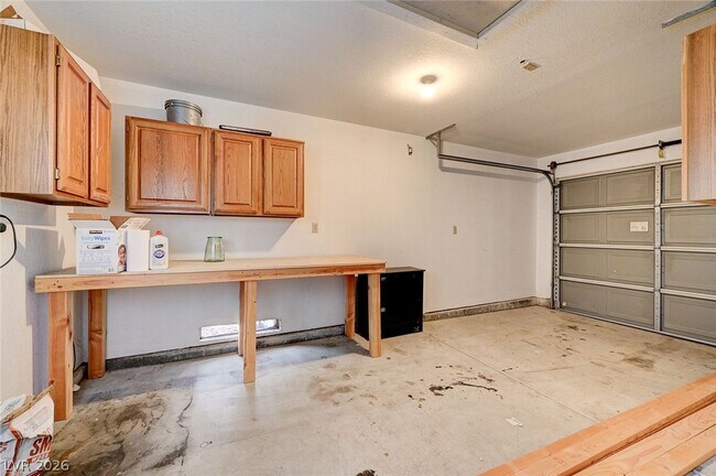 Building Photo - 2733 Brookstone Ct