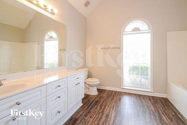 Building Photo - 139 Flagstone Ln