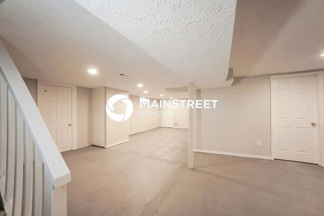 Building Photo - 3 Bedroom Pet-Friendly Home in Indianapoli...