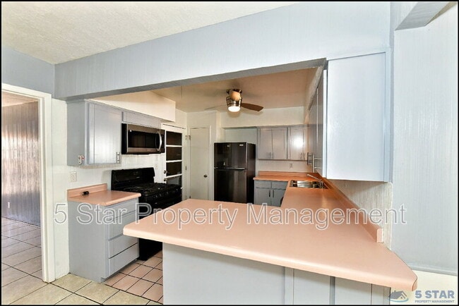 Building Photo - 5613 Creston Ave