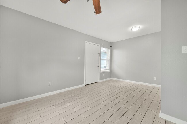 Building Photo - 2914 Avenue K Ave