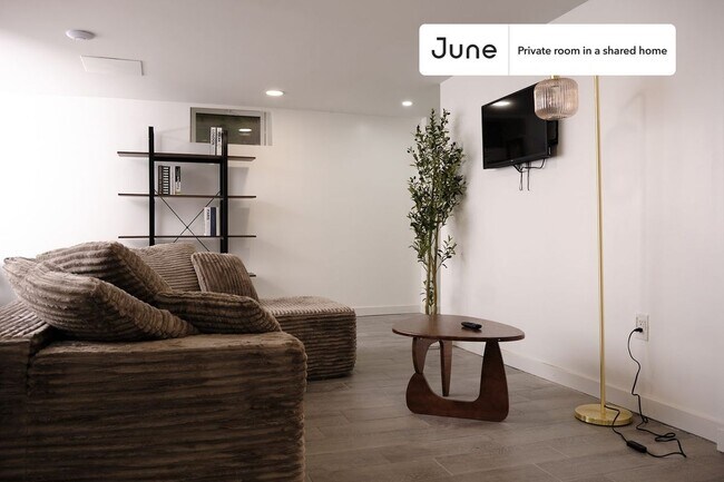 Building Photo - Room in Shared 4 bed/2 bath home