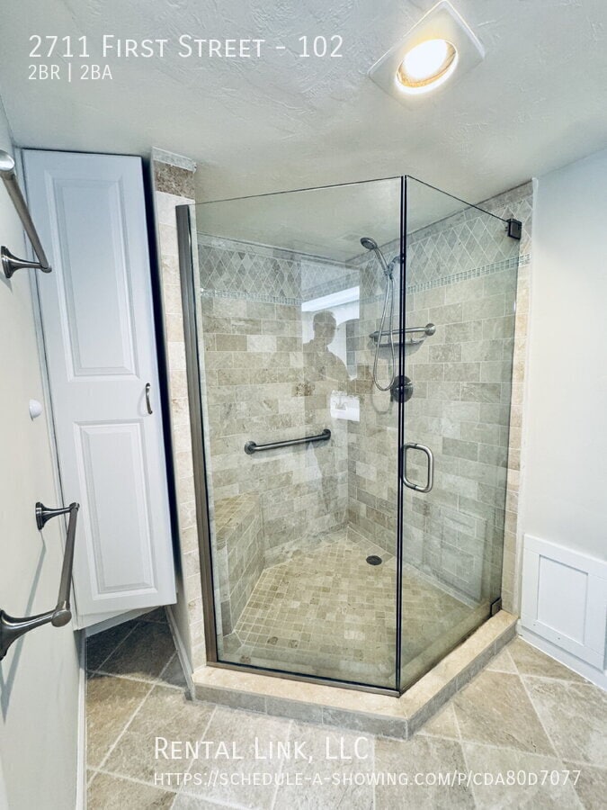 Building Photo - 2711 First Street